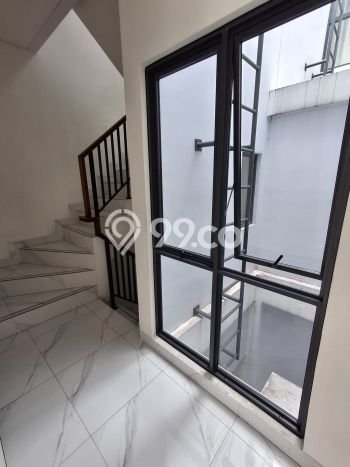Rumah Modern Cantik 4 KT Bisa Langsung Pindah di Cikupa Rumah Modern Cantik 4 KT Bisa Langsung Pindah di Cikupa