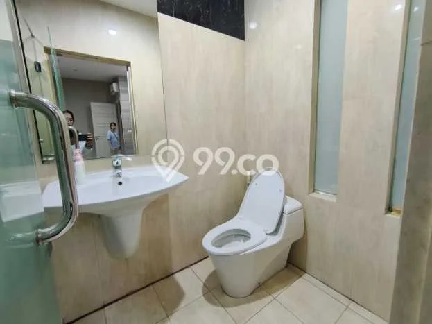Rumah Mewah Siap Huni LT 176m2 di Medan Polonia, Medan Rumah Mewah Siap Huni LT 176m2 di Medan Polonia, Medan