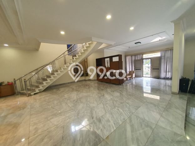Rumah Elit LB 800m2 Siap Huni Desain Elegan di Pluit, Jakarta Utara Rumah Elit LB 800m2 Siap Huni Desain Elegan di Pluit, Jakarta Utara