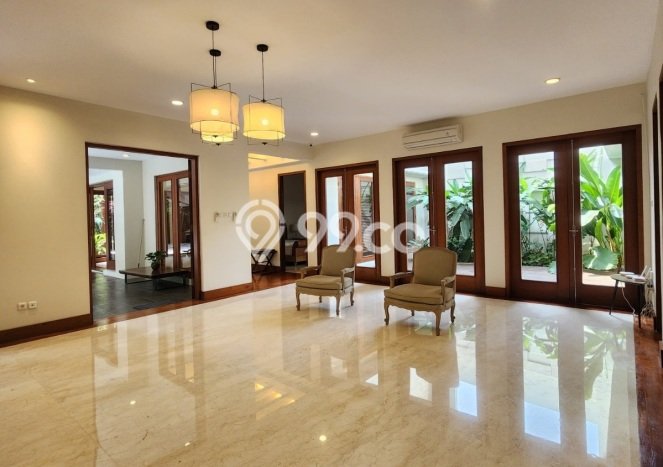 Rumah Strategis , Jakarta Selatan, LT 1925m2m² Bangunan 850m2m² Rumah Strategis , Jakarta Selatan, LT 1925m2m² Bangunan 850m2m²