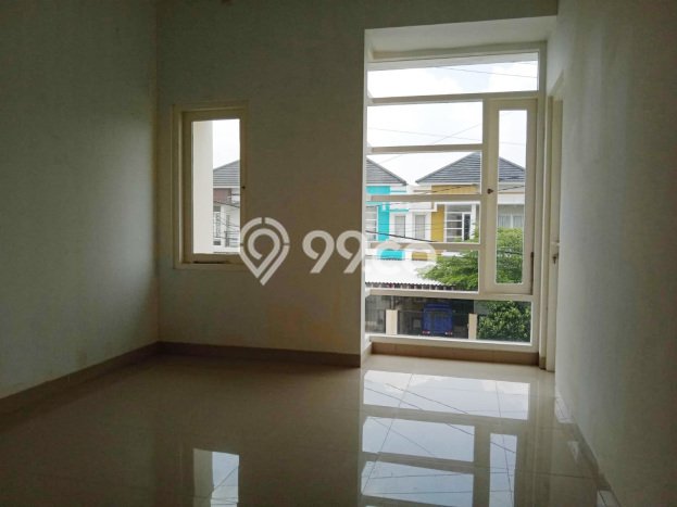 LISTING BARU! Rumah Strategis area Cibubur, LT 102m² Bangunan 100m² LISTING BARU! Rumah Strategis area Cibubur, LT 102m² Bangunan 100m²