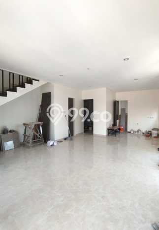 Rumah 5 Kamar Tidur Akses Strategis di Kawasan Elite Duren Sawit, Jakarta Timur Rumah 5 Kamar Tidur Akses Strategis di Kawasan Elite Duren Sawit, Jakarta Timur
