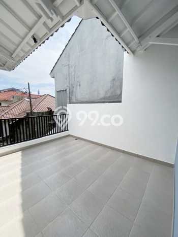 PROPERTI UNGGULAN! Rumah Strategis area Rawamangun, LT 195m² LB 196m² PROPERTI UNGGULAN! Rumah Strategis area Rawamangun, LT 195m² LB 196m²
