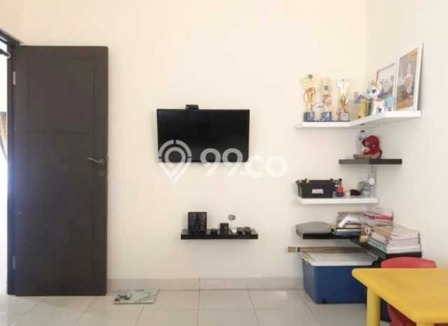 Rumah Nyaman area Jatiwaringin, Bekasi, Luas 79m² Bangunan 152m² Rumah Nyaman area Jatiwaringin, Bekasi, Luas 79m² Bangunan 152m²