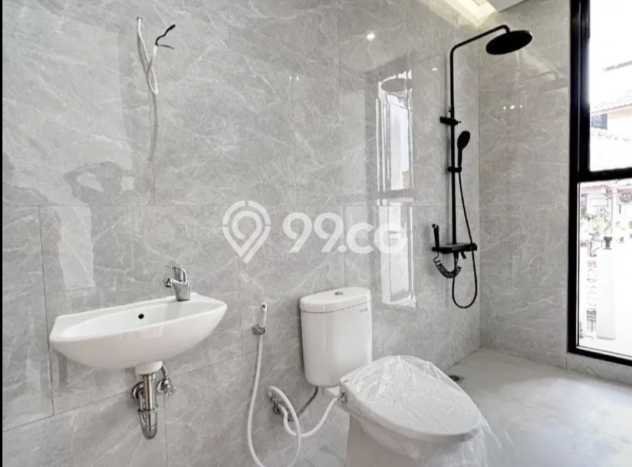 Rumah 4 KT 4 KM LT 85m², LB 122m² di Duren Sawit, Jakarta Timur Rumah 4 KT 4 KM LT 85m², LB 122m² di Duren Sawit, Jakarta Timur