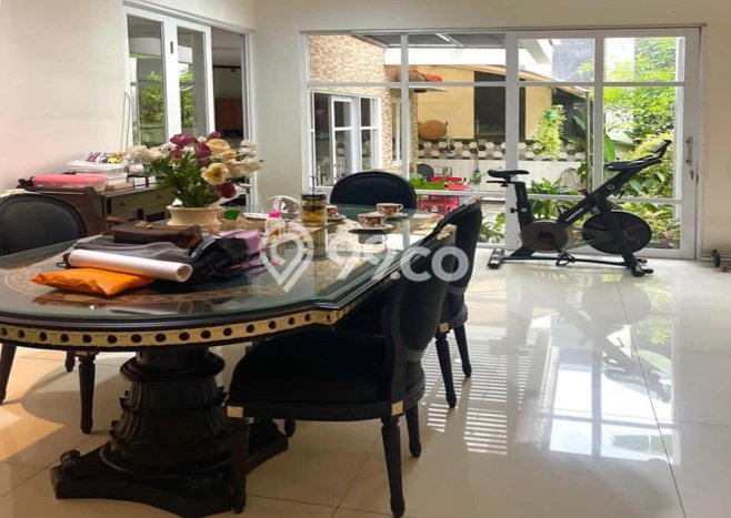Dijual Rumah Mewah Elegan Dengan View Cantik di Cinere, Jakarta Selatan Dijual Rumah Mewah Elegan Dengan View Cantik di Cinere, Jakarta Selatan