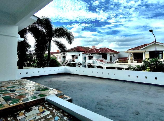Rumah Luas Asri 6 KT Siap Huni di Legenda Wisata Jakarta Timur Rumah Luas Asri 6 KT Siap Huni di Legenda Wisata Jakarta Timur