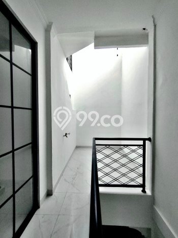 Rumah Luas Asri 6 KT Siap Huni di Legenda Wisata Jakarta Timur Rumah Luas Asri 6 KT Siap Huni di Legenda Wisata Jakarta Timur