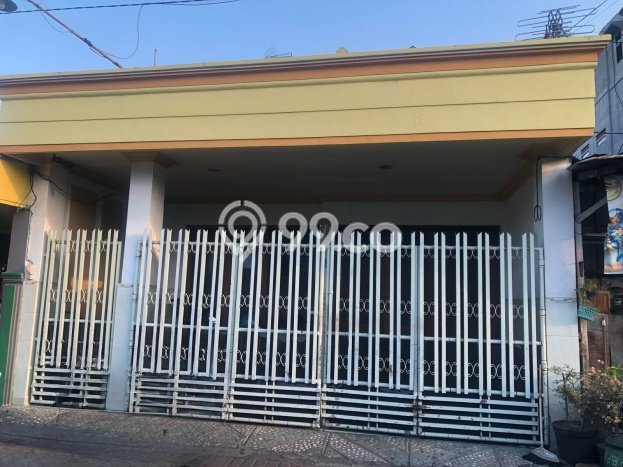 Rumah Modern 4 KT di Surabaya Kota Surabaya Unfurnished Rumah Modern 4 KT di Surabaya Kota Surabaya Unfurnished