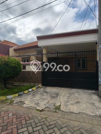 Disewakan! Rumah 3 Kamar Tidur &
1 Kamar Mandi di Semolowaru, Surabaya Disewakan! Rumah 3 Kamar Tidur &
1 Kamar Mandi di Semolowaru, Surabaya