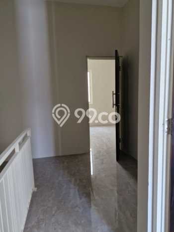 Rumah 3 KT 3 KM Fully Furnished di Lokasi Prestisius Rungkut, Surabaya Rumah 3 KT 3 KM Fully Furnished di Lokasi Prestisius Rungkut, Surabaya