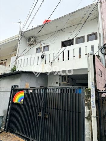 Rumah Nyaman 8 KT di Tebet, Jakarta Selatan - LT 98m² Rumah Nyaman 8 KT di Tebet, Jakarta Selatan - LT 98m²