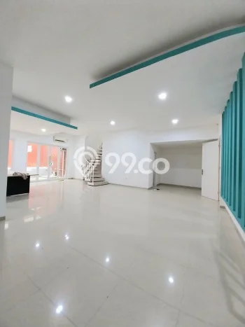 Disewakan! Rumah 4 Kamar Tidur &
3 Kamar Mandi di Gudang Peluru, Jakarta Selatan Disewakan! Rumah 4 Kamar Tidur &
3 Kamar Mandi di Gudang Peluru, Jakarta Selatan