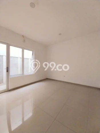 Disewakan! Rumah 4 Kamar Tidur &
3 Kamar Mandi di Gudang Peluru, Jakarta Selatan Disewakan! Rumah 4 Kamar Tidur &
3 Kamar Mandi di Gudang Peluru, Jakarta Selatan