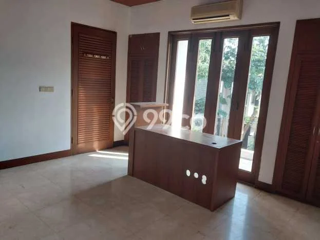 Rumah Mewah LB 150m2 Siap Huni Desain Elegan di Cipete, Jakarta Selatan Rumah Mewah LB 150m2 Siap Huni Desain Elegan di Cipete, Jakarta Selatan