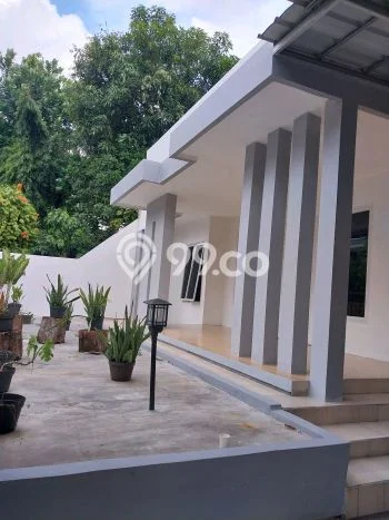 Disewakan! Rumah 4 Kamar Tidur &
3 Kamar Mandi di Gudang Peluru, Jakarta Selatan Disewakan! Rumah 4 Kamar Tidur &
3 Kamar Mandi di Gudang Peluru, Jakarta Selatan