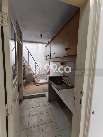 Lokasi strategis! Rumah siap huni disewakan di Kelapa Gading LB 160m2 Lokasi strategis! Rumah siap huni disewakan di Kelapa Gading LB 160m2