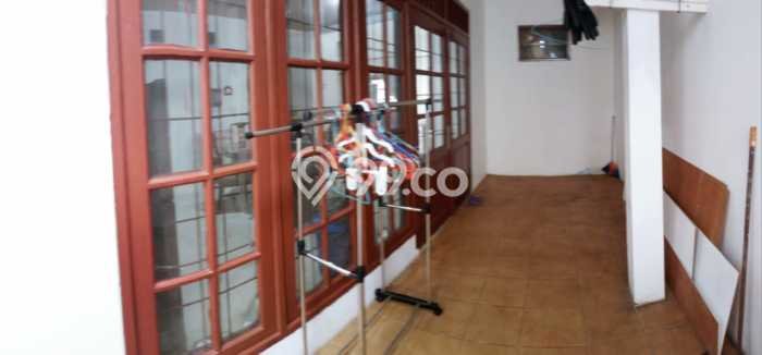 Rumah Elit LB 168m2 Siap Pakai Desain Elegan di Sektor 5 - Bintaro, Tangerang Selatan Rumah Elit LB 168m2 Siap Pakai Desain Elegan di Sektor 5 - Bintaro, Tangerang Selatan