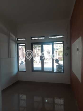 Dijual Cepat Rumah Favorit Siap Huni LB 150m2 di Ciputat Timur, Tangerang Selatan Dijual Cepat Rumah Favorit Siap Huni LB 150m2 di Ciputat Timur, Tangerang Selatan