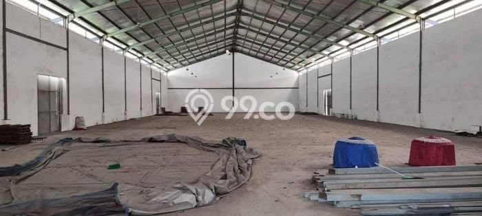 Gudang Lokasi Strategis di Krian, Luas 2200m2m², Jalan Utama Gudang Lokasi Strategis di Krian, Luas 2200m2m², Jalan Utama