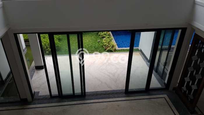 Dijual Rumah Luas Elegan Dengan View Eksklusif di Pondok Indah, Jakarta Selatan Dijual Rumah Luas Elegan Dengan View Eksklusif di Pondok Indah, Jakarta Selatan
