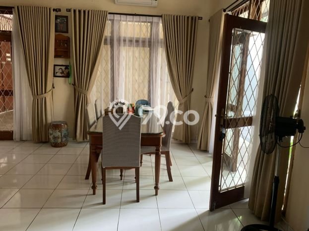 Rumah Elit LB 300m2 Siap Pakai Desain Elegan di Bintaro, Tangerang Selatan Rumah Elit LB 300m2 Siap Pakai Desain Elegan di Bintaro, Tangerang Selatan