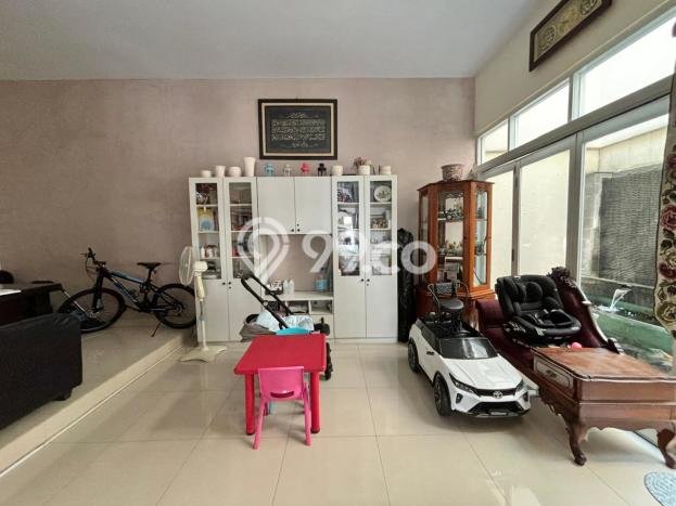 Rumah Elit LB 200m2 Siap Huni Desain Elegan di Bintaro, Tangerang Selatan Rumah Elit LB 200m2 Siap Huni Desain Elegan di Bintaro, Tangerang Selatan