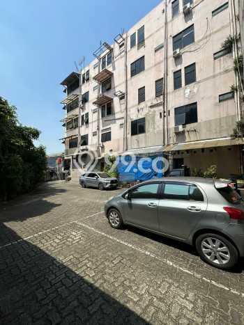 LOKASI PREMIUM! Ruko di Kebayoran Lama, Luas 2000m2m², Area Komersial LOKASI PREMIUM! Ruko di Kebayoran Lama, Luas 2000m2m², Area Komersial