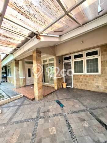 Ready to Use! Luxury House LT 144m2 Desain Elegan di Bintaro Ready to Use! Luxury House LT 144m2 Desain Elegan di Bintaro