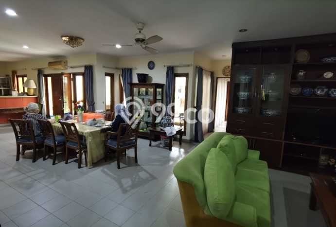 Dijual Rumah Luas Megah Dengan View Cantik di Bintaro, Tangerang Selatan Dijual Rumah Luas Megah Dengan View Cantik di Bintaro, Tangerang Selatan