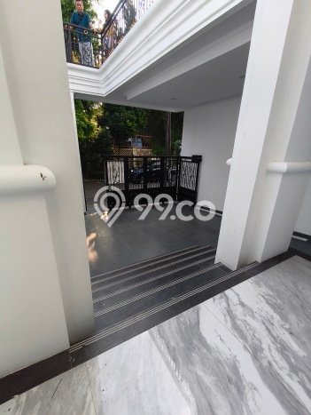 Hunian Mewah LB 360m2 Siap Pakai Desain Elegan di Bintaro, Tangerang Selatan Hunian Mewah LB 360m2 Siap Pakai Desain Elegan di Bintaro, Tangerang Selatan