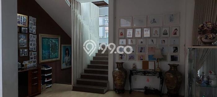 Dijual Rumah Mewah Megah Dengan View Eksklusif di Pondok Indah, Jakarta Selatan Dijual Rumah Mewah Megah Dengan View Eksklusif di Pondok Indah, Jakarta Selatan