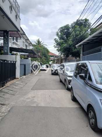Hunian Cantik Minimalis Lb 200m2 di Kelapa Gading, Jakarta Utara Hunian Cantik Minimalis Lb 200m2 di Kelapa Gading, Jakarta Utara