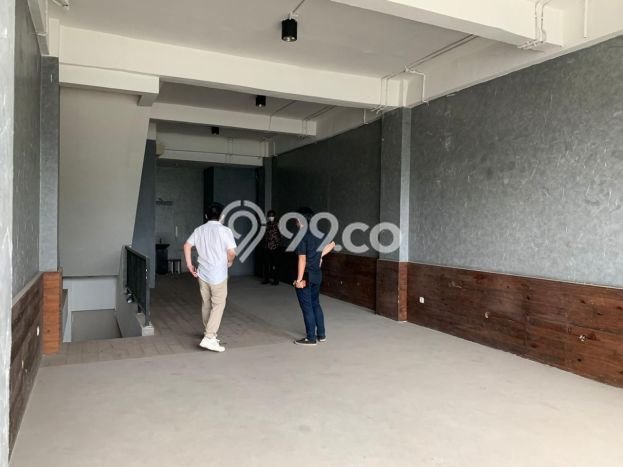 Dijual Ruko Strategis Kawasan Pantai Indah Kapuk, Luas 375m², Jalan Utama, Kawasan Komersial Dijual Ruko Strategis Kawasan Pantai Indah Kapuk, Luas 375m², Jalan Utama, Kawasan Komersial
