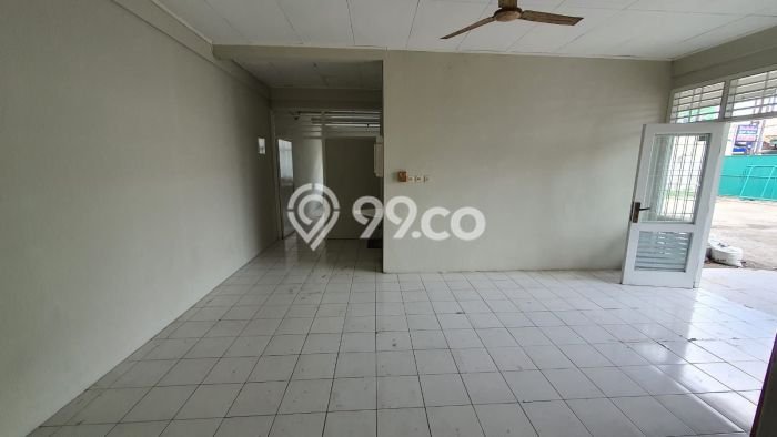 INVESTASI POTENSIAL! Gudang Kawasan , Luas 570m2m², Tingkat Keramaian Tinggi INVESTASI POTENSIAL! Gudang Kawasan , Luas 570m2m², Tingkat Keramaian Tinggi