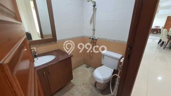 Hunian Elit LB 300m2 Siap Pakai Desain Elegan di Pejaten, Jakarta Selatan Hunian Elit LB 300m2 Siap Pakai Desain Elegan di Pejaten, Jakarta Selatan