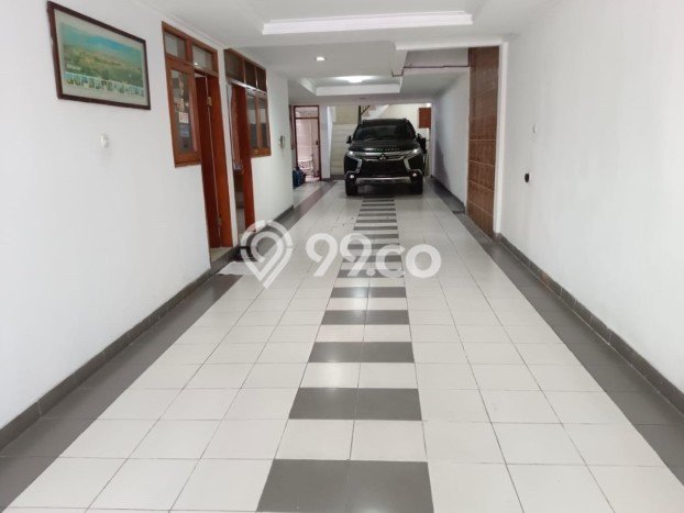 Siap Huni Hunian Elit 9 Kamar di Palmerah Dekat ke Mana Pun Siap Huni Hunian Elit 9 Kamar di Palmerah Dekat ke Mana Pun