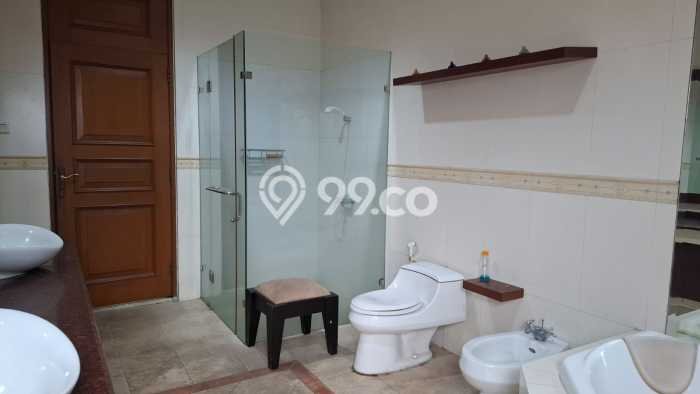 Hunian Elit LB 300m2 Siap Pakai Desain Elegan di Pejaten, Jakarta Selatan Hunian Elit LB 300m2 Siap Pakai Desain Elegan di Pejaten, Jakarta Selatan