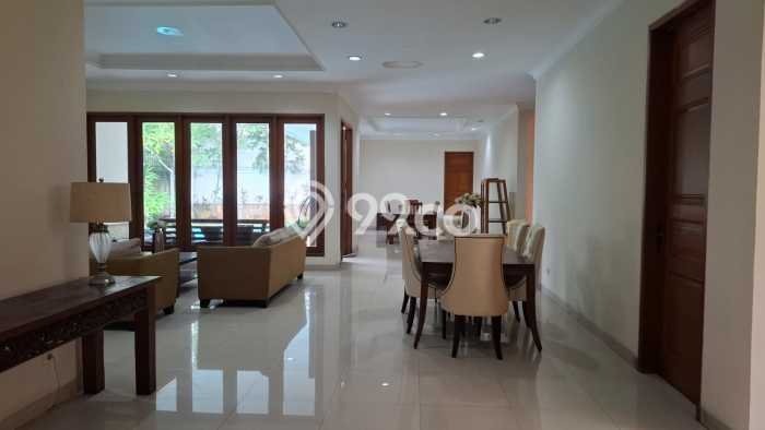 Hunian Elit LB 300m2 Siap Pakai Desain Elegan di Pejaten, Jakarta Selatan Hunian Elit LB 300m2 Siap Pakai Desain Elegan di Pejaten, Jakarta Selatan