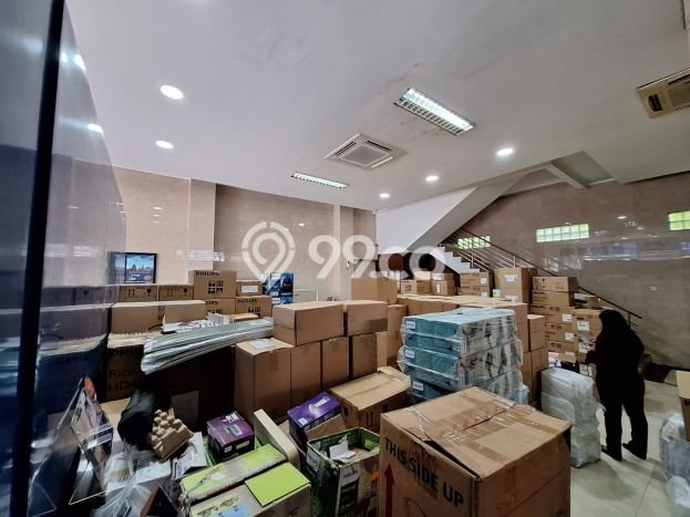 Kantor Usaha Dijual di Kemayoran Jakarta Pusat LT 425m2 & LB 1200m2 Kantor Usaha Dijual di Kemayoran Jakarta Pusat LT 425m2 & LB 1200m2