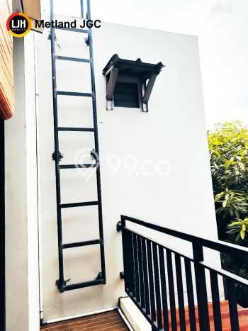 Rumah Strategis Minimalis Lb 130m2 di Cakung, Jakarta Timur Rumah Strategis Minimalis Lb 130m2 di Cakung, Jakarta Timur