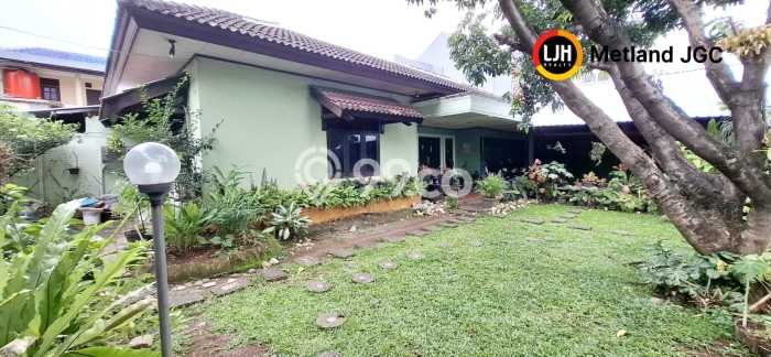 For Sale! Premium House LT 580m2 Desain Elegan di Pondok Gede For Sale! Premium House LT 580m2 Desain Elegan di Pondok Gede