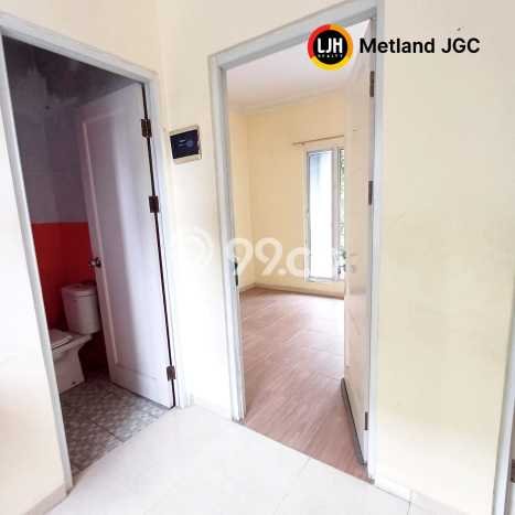 Jarang Ada! Rumah Kontrakan 3 Kamar Bagus Siap Huni Metland Menteng Jarang Ada! Rumah Kontrakan 3 Kamar Bagus Siap Huni Metland Menteng