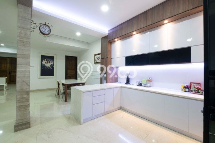 Rumah Mewah LB 380m2 Siap Pakai Desain Elegan di Pantai Indah Kapuk, Jakarta Utara Rumah Mewah LB 380m2 Siap Pakai Desain Elegan di Pantai Indah Kapuk, Jakarta Utara