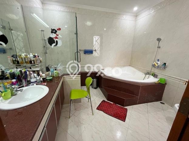 Dijual Rumah Luas Elegan Dengan View Eksklusif di Pluit, Jakarta Utara Dijual Rumah Luas Elegan Dengan View Eksklusif di Pluit, Jakarta Utara