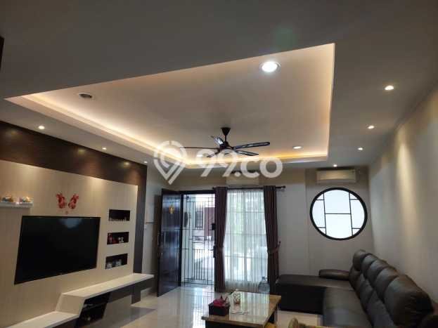 Jual Rumah Mewah Elegan Dengan View Cantik di Green Lake City, Jakarta Barat Jual Rumah Mewah Elegan Dengan View Cantik di Green Lake City, Jakarta Barat