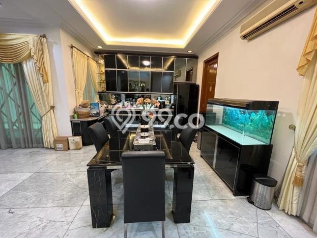 Dijual Rumah Luas Elegan Dengan View Eksklusif di Pluit, Jakarta Utara Dijual Rumah Luas Elegan Dengan View Eksklusif di Pluit, Jakarta Utara