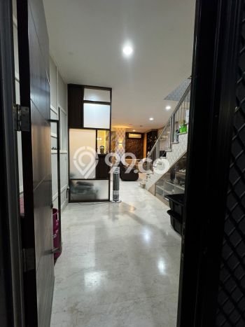 LOKASI STRATEGIS! Rumah di Golf Island, Akses ke Stasiun, 2 KM, Luas 120m2m² Bangunan 240m2m² LOKASI STRATEGIS! Rumah di Golf Island, Akses ke Stasiun, 2 KM, Luas 120m2m² Bangunan 240m2m²