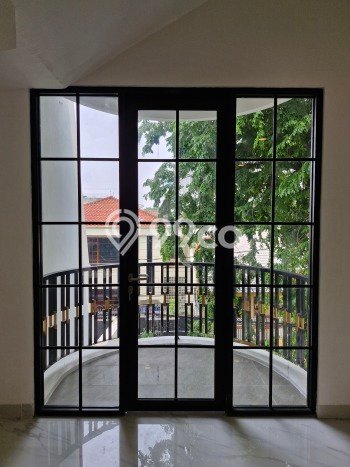 For Sale! Premium House LT 313m2 Desain Elegan di Tomang For Sale! Premium House LT 313m2 Desain Elegan di Tomang