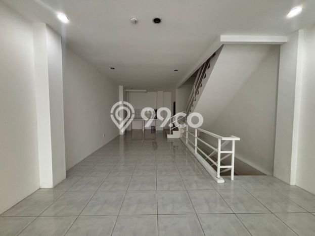 LOKASI PREMIUM! Ruko di Mampang, Luas 850m2m², Mainroad, Area Komersial LOKASI PREMIUM! Ruko di Mampang, Luas 850m2m², Mainroad, Area Komersial